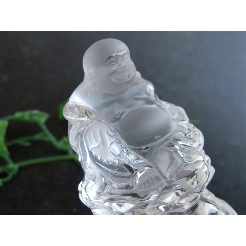 大幅値引きしました‼️　天然水晶手彫り彫刻　七福神　台座付き!! 極上彫刻置物 天然水晶 布袋尊 彫刻置物 木製台座付き 高さ約87mm 重さ