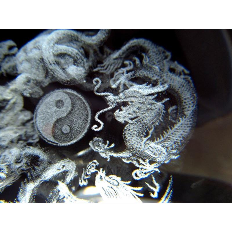 四大神獣陰陽 クリスタルガラス製 丸玉 専用台座付き 直径約80mm