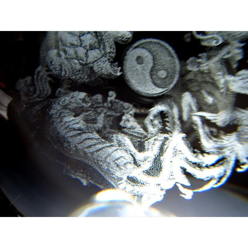 四大神獣陰陽 クリスタルガラス製 丸玉 専用台座付き 直径約80mm