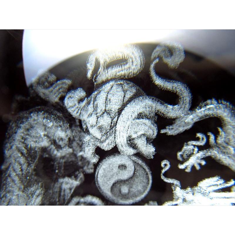 四大神獣陰陽 クリスタルガラス製 丸玉 専用台座付き 直径約80mm