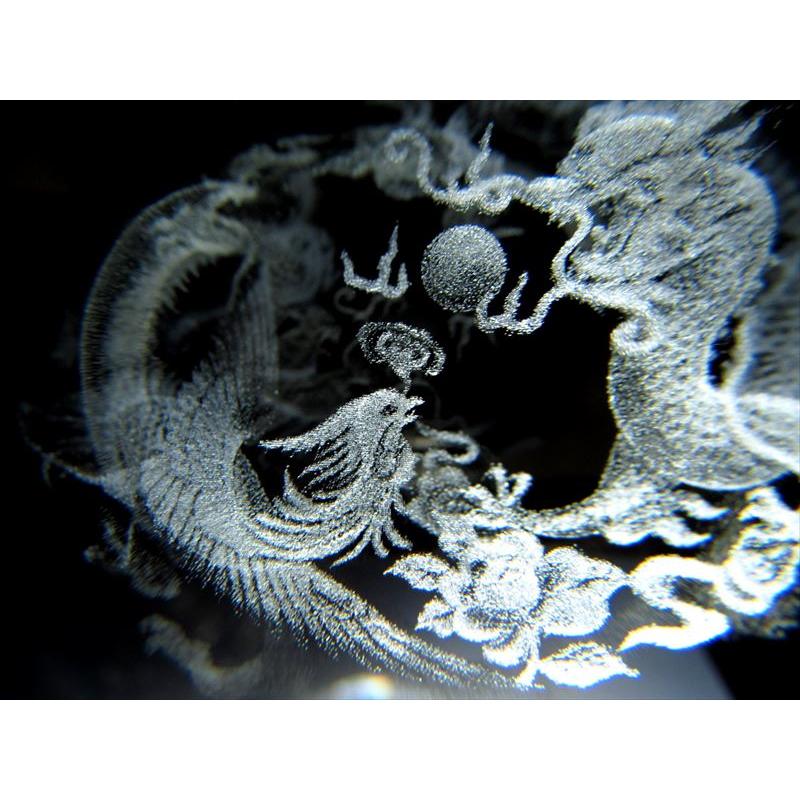 鳳凰と神龍 クリスタルガラス製 丸玉 専用台座付き 直径約80mm