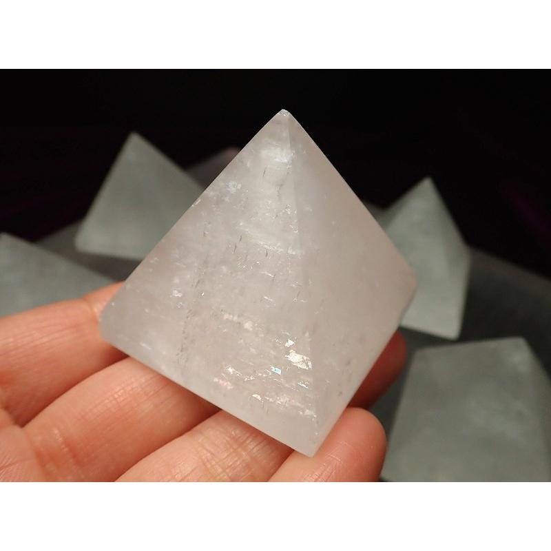 ホワイトカルサイト ピラミッド 重さ約130g-140g 強力な浄化の石｜comrose｜04