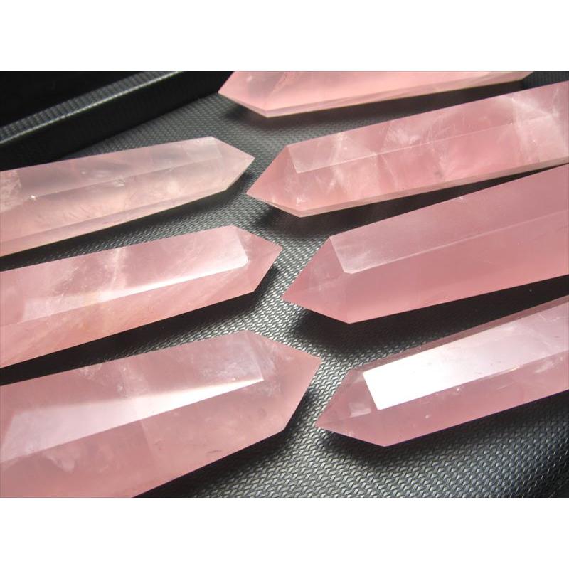 ピンク スター ローズクォーツ 綺麗☆水晶六角柱 ポイント ディープローズクォーツ ポイント(六角柱) 重さ60g-70g 濃いピンクの紅