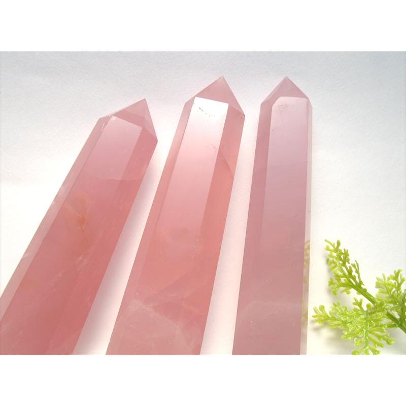き*ぃ様 高さ約55㎝ タワー ポイント ローズクォーツ 天然石 鉱物 ど迫力！ ディープローズクォーツ ポイント(六角柱) 重さ60g-70g 濃い