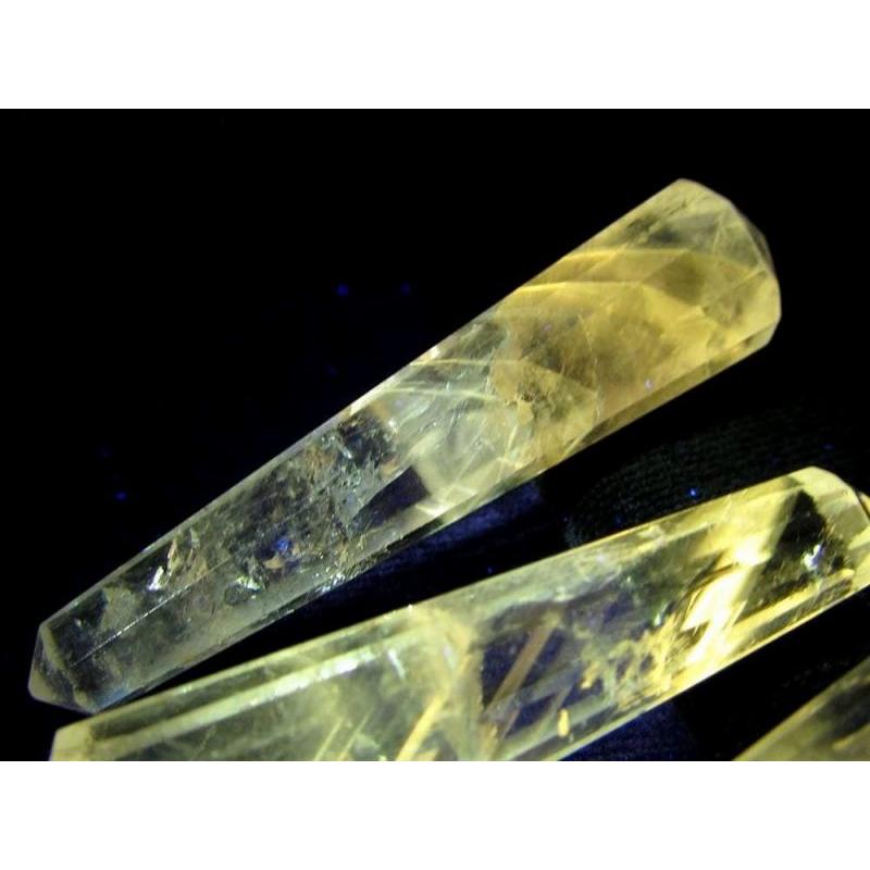 神秘的な蛍光発光 パウエライトファントムアメジスト ヴォーゲルワンド 3個セット 総重量約16.6g 生命力を増幅する特別な幾何学形状 | ブランド登録なし | 03