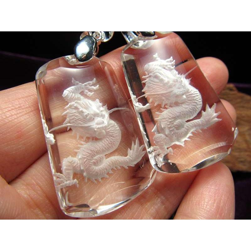 水晶立体手彫り　龍 4A 天然水晶 ネックレス 龍彫りペンダントトップ 縦約35ミリ 幅約25