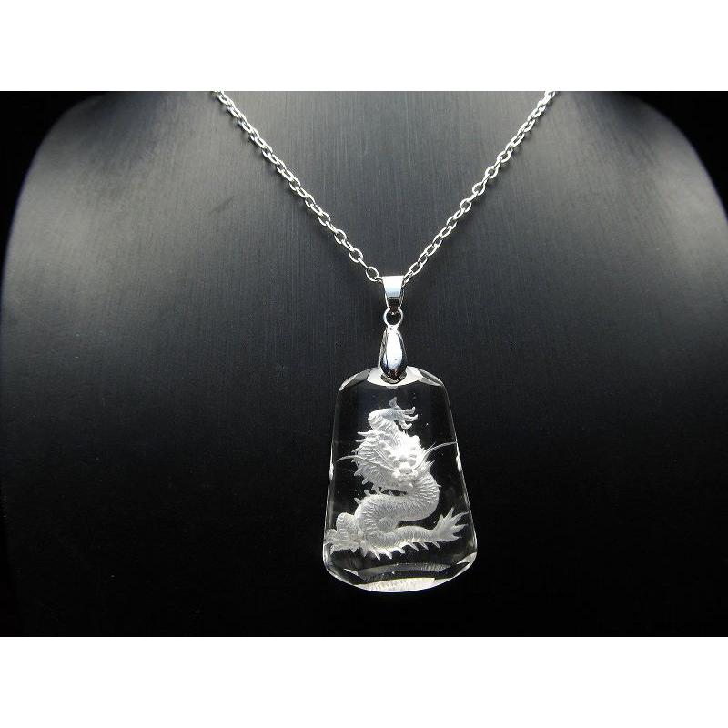 4A 天然水晶 ネックレス 龍彫りペンダントトップ 縦約35ミリ 幅約25