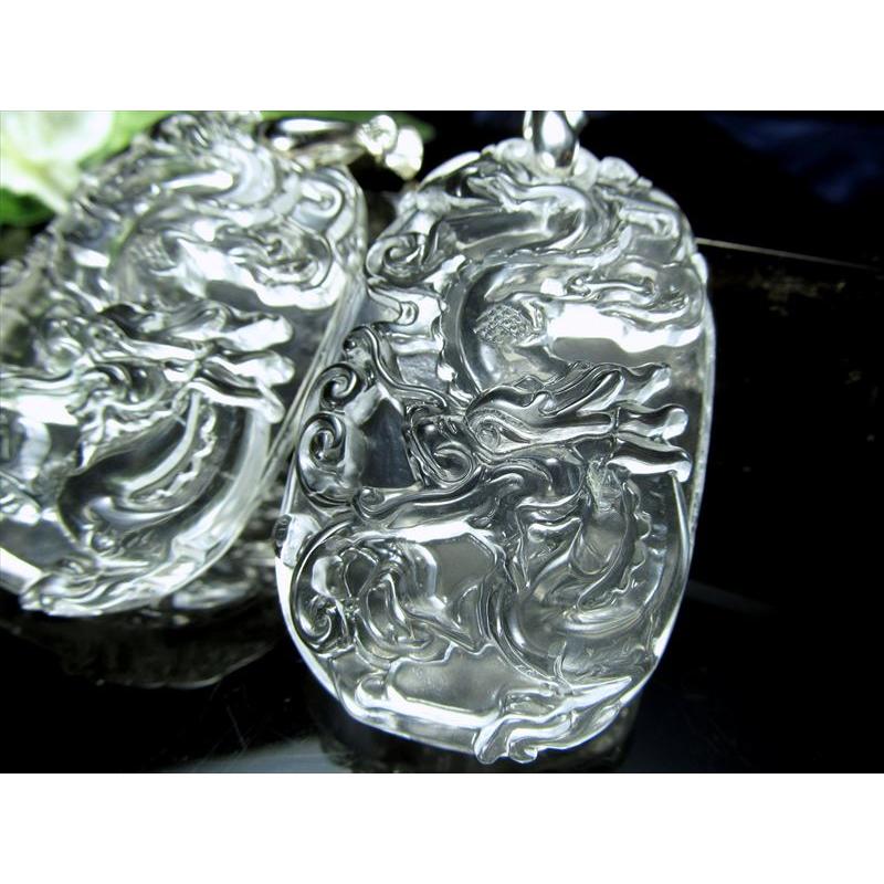 繊細彫刻 天然水晶 神龍彫刻 オーバル型 ペンダントトップ 1個売り 幅