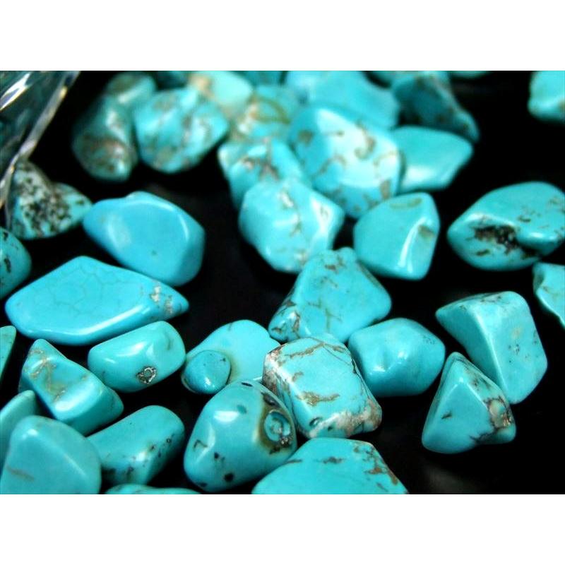 鮮やかなマトリックス模様 ハウライトターコイズ さざれ 200g 染色