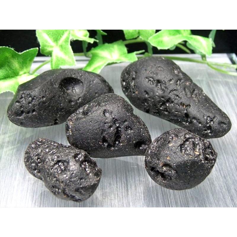 今回は大き目 テクタイト原石 詰め合わせ 約100gパック サイズの平均約