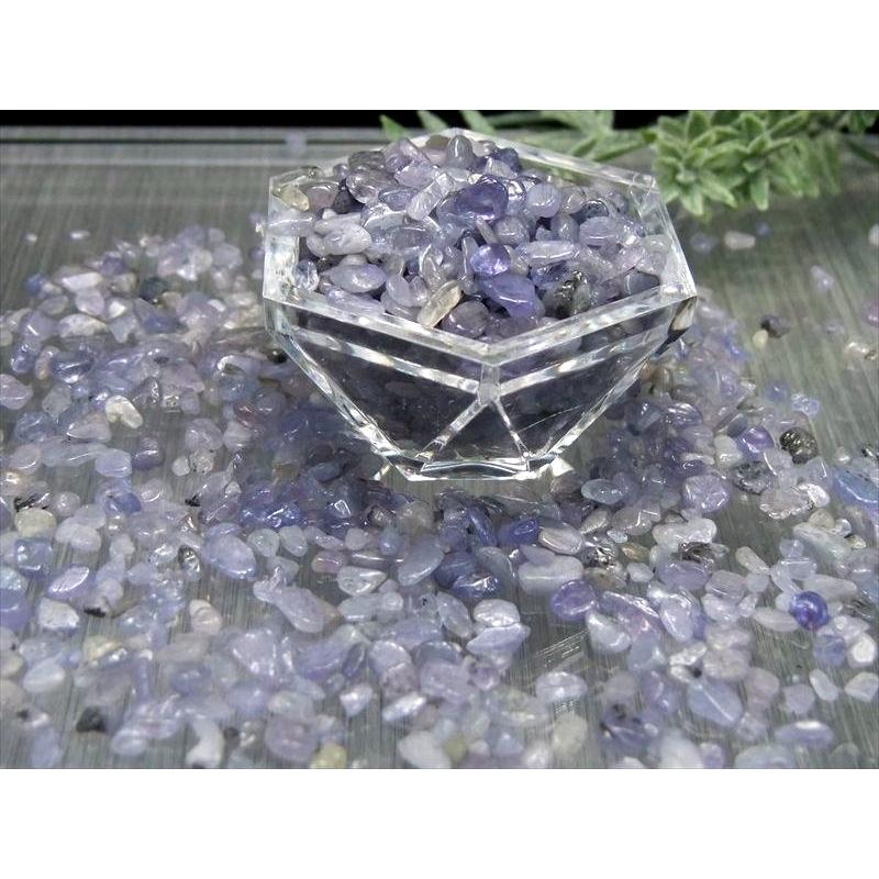 希少石さざれ石（小サイズ） タンザナイト(灰簾石)さざれ石 50g 粒の