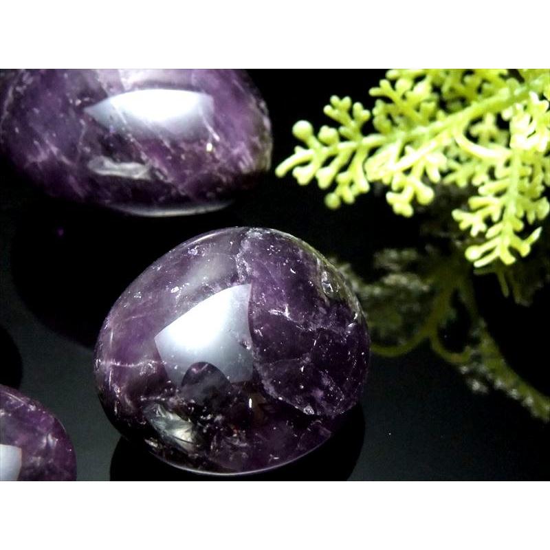 不安解消のお守り・瞑想用 濃い紫 アメジストタンブル 握り石 重さ約