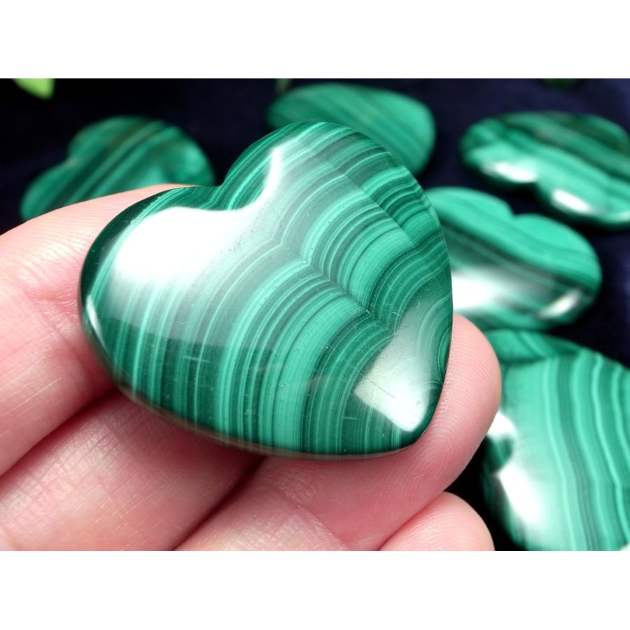 美しい縞模様 マラカイト ハート型 タンブル 重さ18g前後 幅約34mm 1個