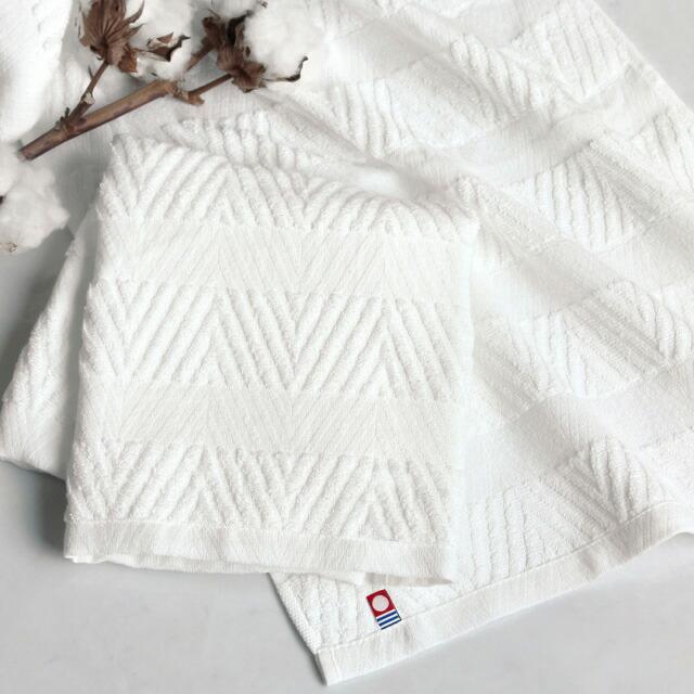 婦人画報 カタログギフト 〔山紫(さんし)コース〕+今治 綾 フェイスタオル3枚セット 【風呂敷包み】 内祝い お祝い 新築 出産 結婚 引き出物 ギフト | CONCENT | 03