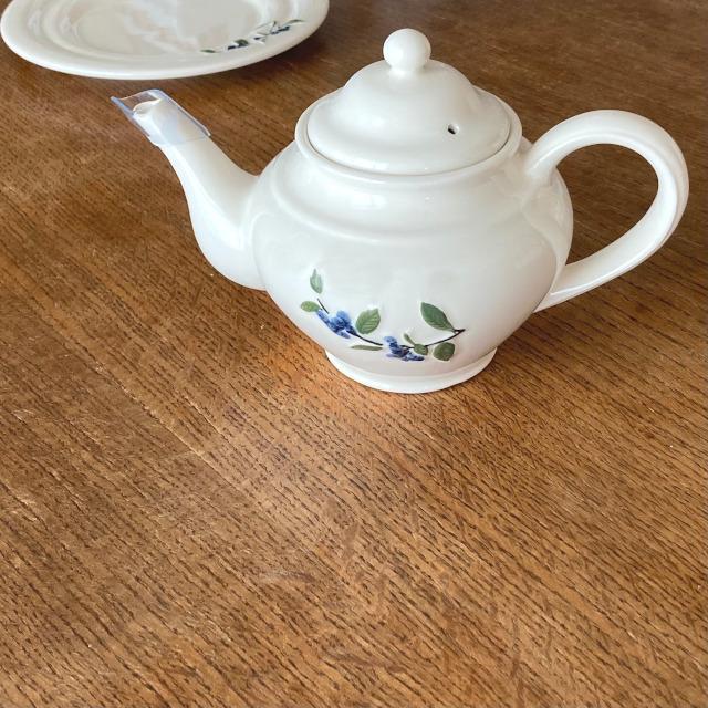 ティーポット ミルティーユ ブルーベリー 茶こし付 ホワイト スタジオM’ 食器 スタジオエム 日本製 陶器 |  | 04