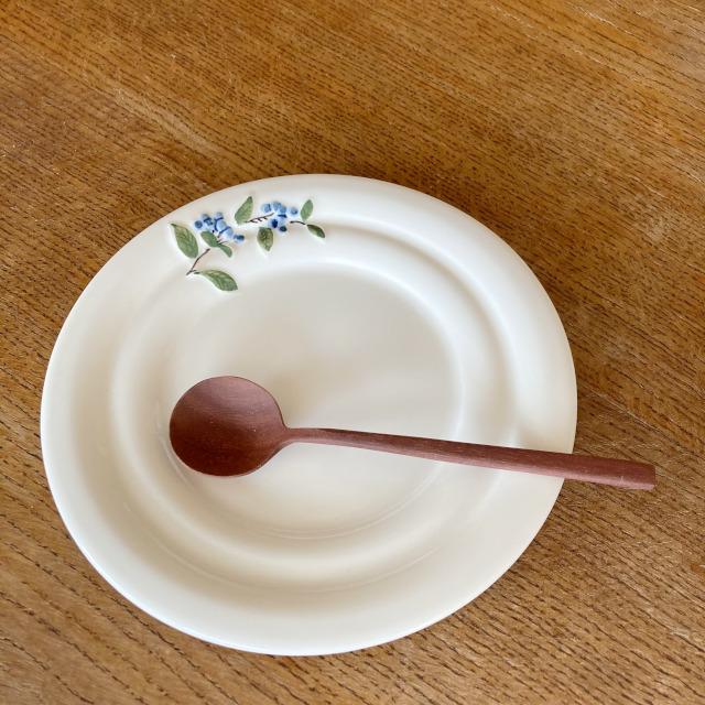 スタジオエム ケーキプレート ミルティーユ サイドプレート ラウンド スタジオM’ 食器 皿 青い花 取り皿 日本製 陶器 | studio m' | 01