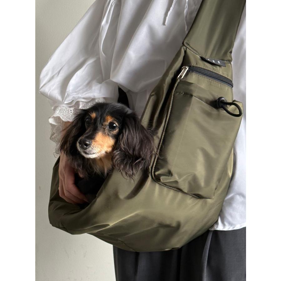 新品試着のみ　　ペット用キャリーバッグ スリング カーキ ペット スリングバッグ キャリーバッグ 撥水加工 猫 犬 ブラック