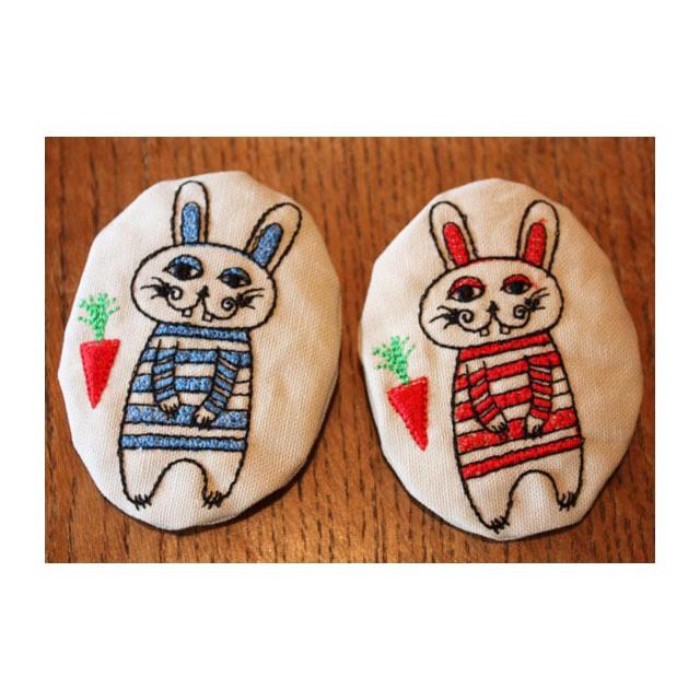 刺繍のファブリッククッションブローチ ねこ他 ハンドメイド