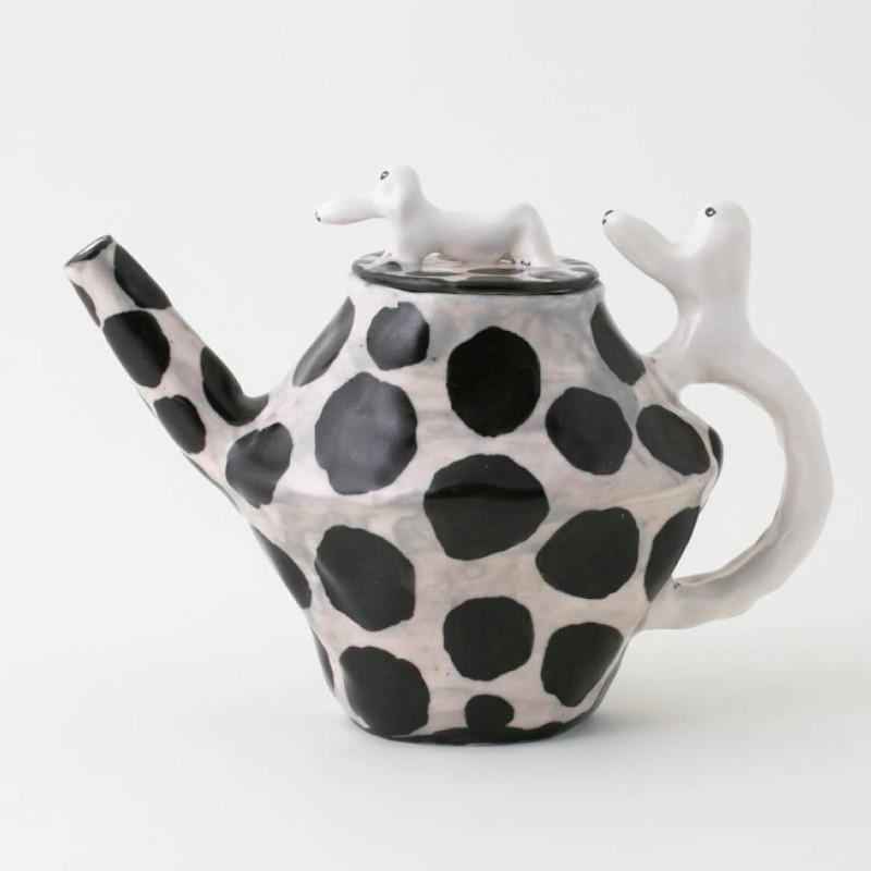 エレオノール ボストロム コーヒーポット ティーポット 犬 ドット ホワイト モノトーン 陶器製 北欧雑貨 Eleonor Bostrom Tkeb005bkd デザイン雑貨のコンセプトストア 通販 Yahoo ショッピング