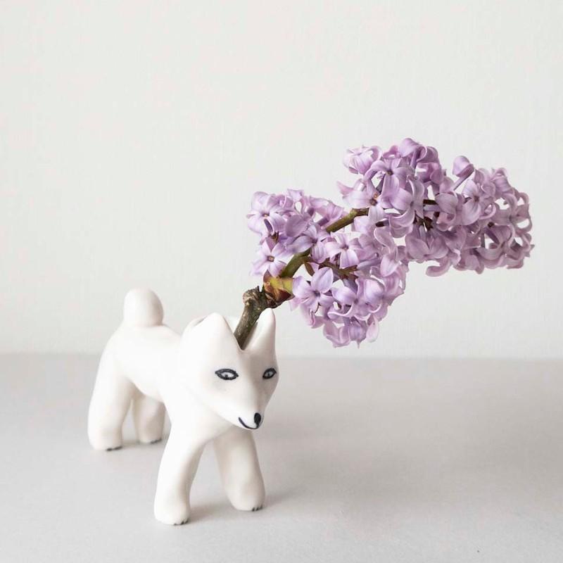 エレオノール ボストロム　犬　フラワーベース エレオノール・ボストロム 花瓶 柴犬 ホワイト 陶器 置物 北欧