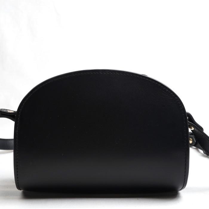 A.P.C. アーペーセー ショルダーバッグ ハーフムーン Demi-Lune A.P.C. アーペーセー ショルダーバッグ ハーフムーン Demi-Lune