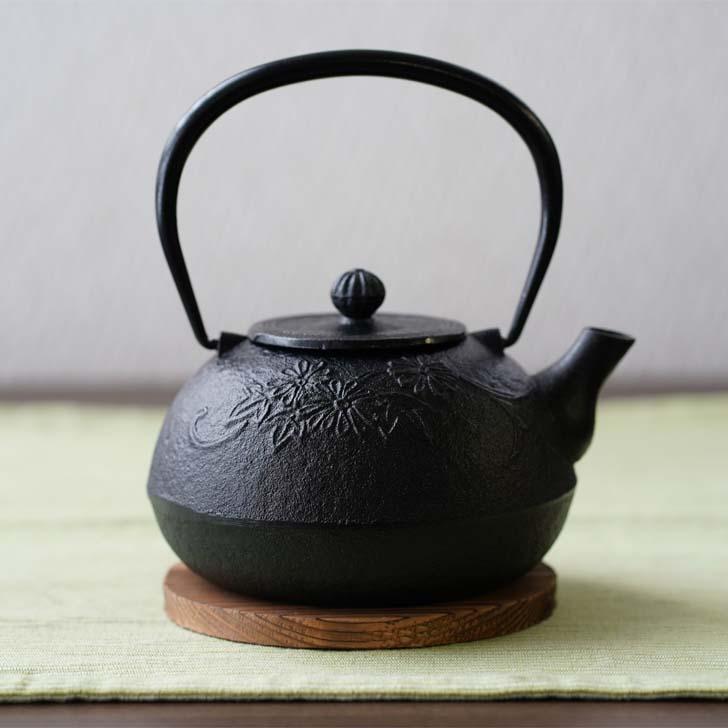 池永鉄工 ◎ 南部鉄瓶 菊花 (きっか) 南部鉄器 日本製 菊柄 IH 池永鉄工 ◎ 南部鉄瓶 菊花 (きっか) 南部鉄器 日本製 菊柄 IH