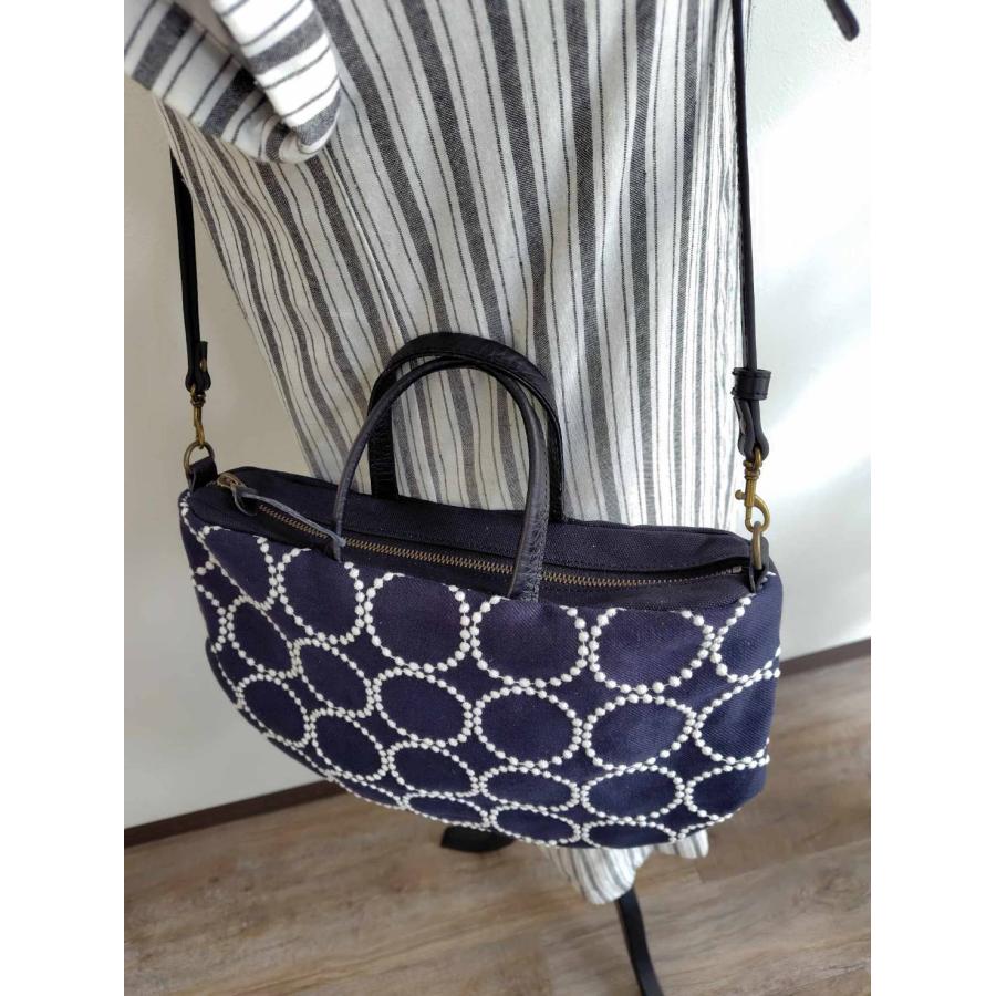 ミナペルホネン/2025tambourineタンバリンネイビー×白/バケツ型トー 送料無料】ミナペルホネン/2025tambourineタンバリンネイビー×白