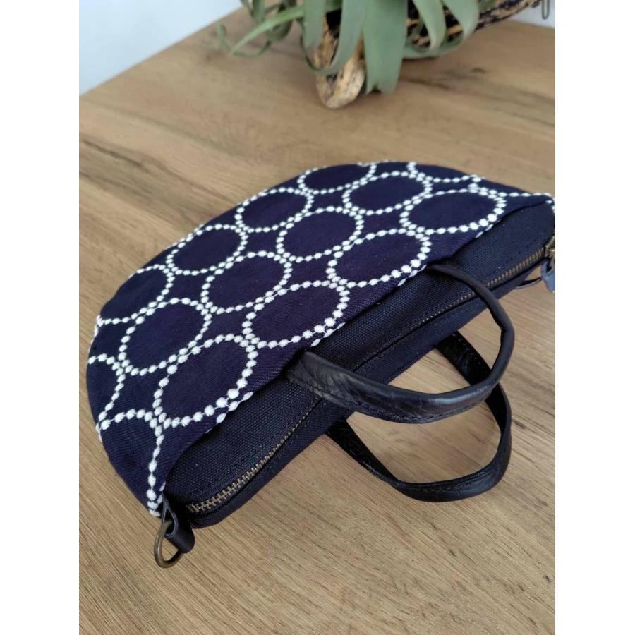 ミナペルホネン/2025tambourineタンバリンネイビー×白/バケツ型トー ミナペルホネン/2025tambourineタンバリンネイビー×白/バケツ型