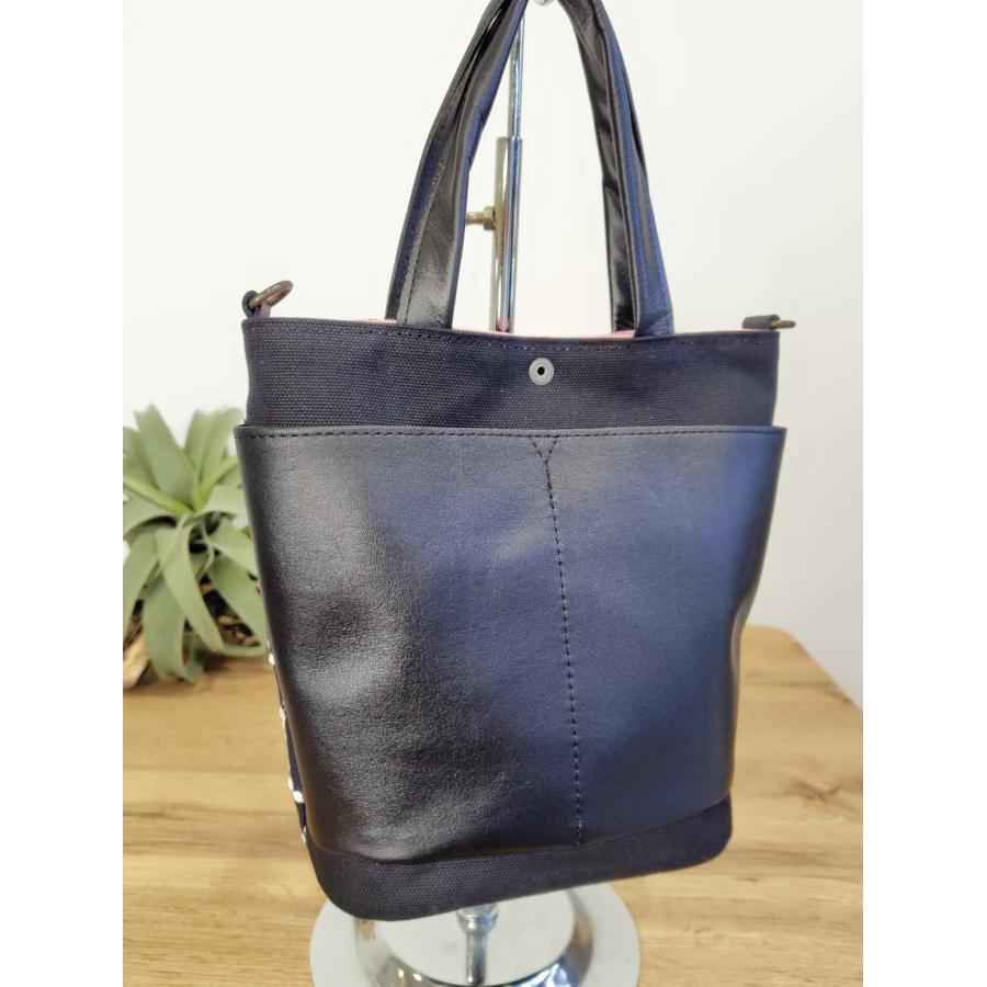 ミナペルホネン/2025tambourineタンバリンネイビー×白/バケツ型