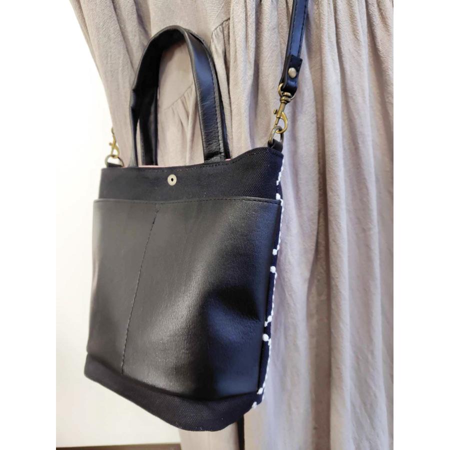 ミナペルホネン/2025tambourineタンバリンネイビー×白/バケツ型トート