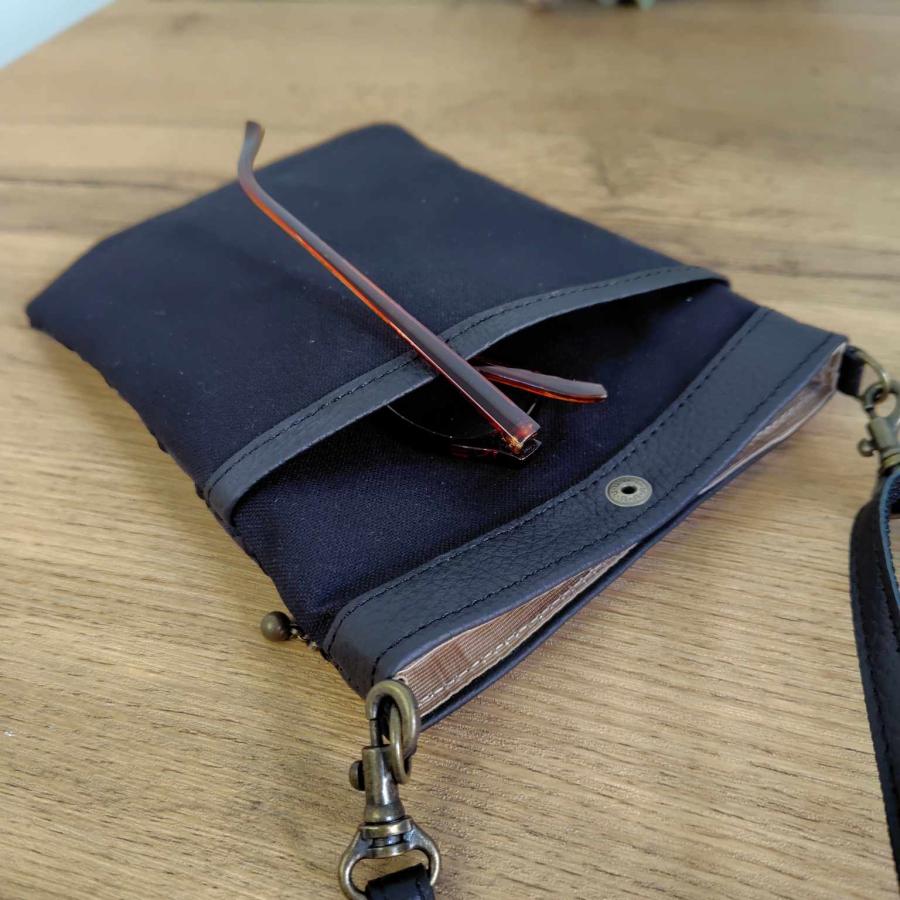 ミナペルホネン/tambourineタンバリンブラック×ブラック/スマホ