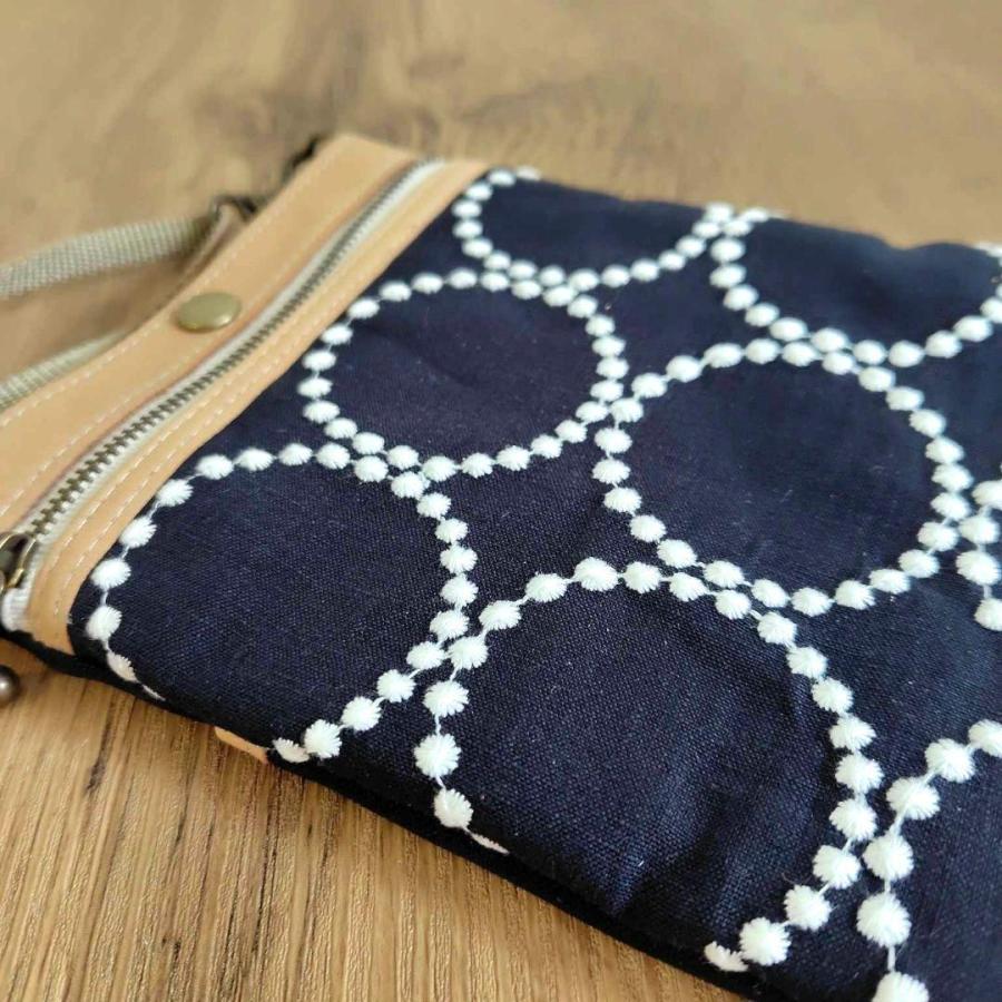 ★完成品【スマホショルダー】ミナペルホネン タンバリン navy×white ミナペルホネン/tambourine タンバリンネイビー×白/スマホショルダー