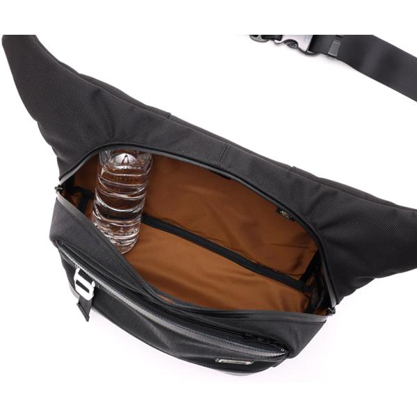 master piece スリングバッグ 黒 Aquascutum × master-piece スリングバッグ No.02870-aq