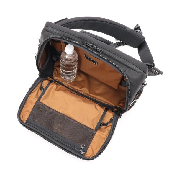 master-piece（マスターピース） メッセンジャーバッグ/ブラック