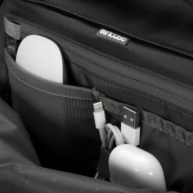 インケース A.R.C. Travel Pack バックパック/27L/ブラック メンズ 137213053001 Incase【選べるノベルティ付】の画像