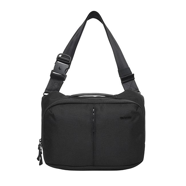 Incase Tracks Sling スリングバッグ incase（インケース） Tracks Sling スリングバッグ/7L/ブラック