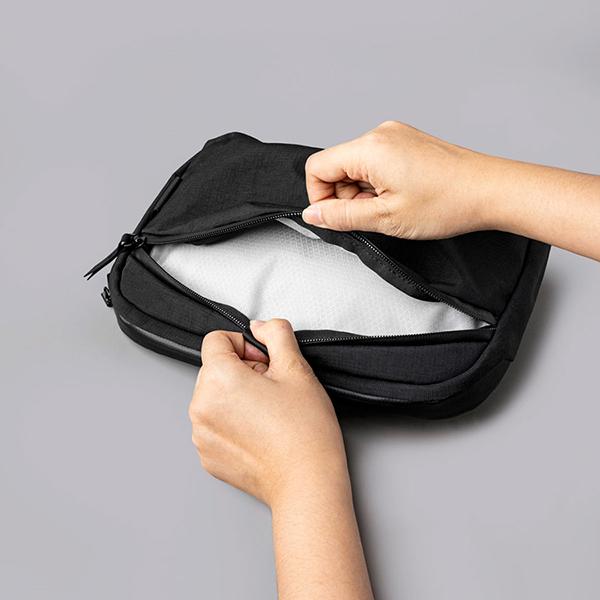ALPAKA アルパカ FLIGHT SLING 2L AXOFLUX スリングバッグ/ブラックN 