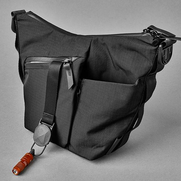 ALPAKA アルパカ FLOW SATCHEL 2L スリングバッグ/ブラック メンズ