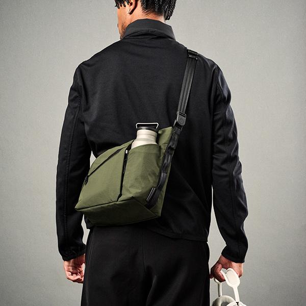 ALPAKA アルパカ FLOW SATCHEL 4L スリングバッグ/グリーン メンズ