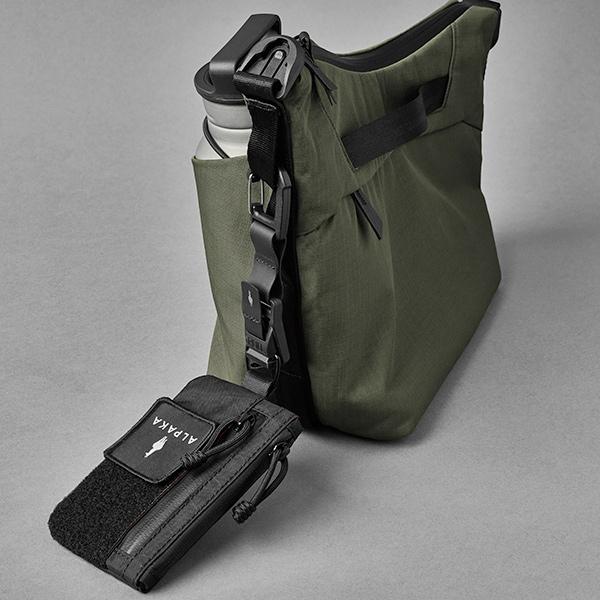 ALPAKA アルパカ FLOW SATCHEL 4L スリングバッグ/グリーン メンズ