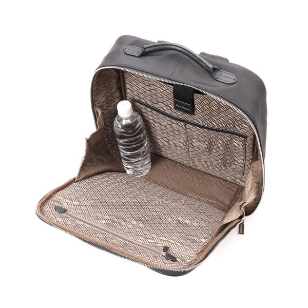 PAUL STUART（ポールスチュアート） スクエアリュック/ブラック メンズ