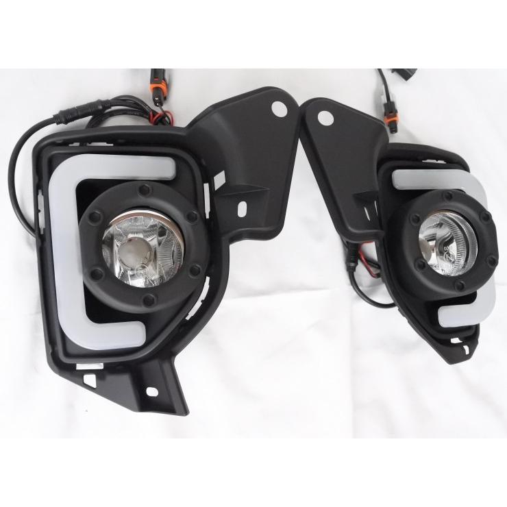 200系ハイエース 4型用フォグランプ＆ブラケットキット  LEDデイランプ機能付 GTA-020の画像