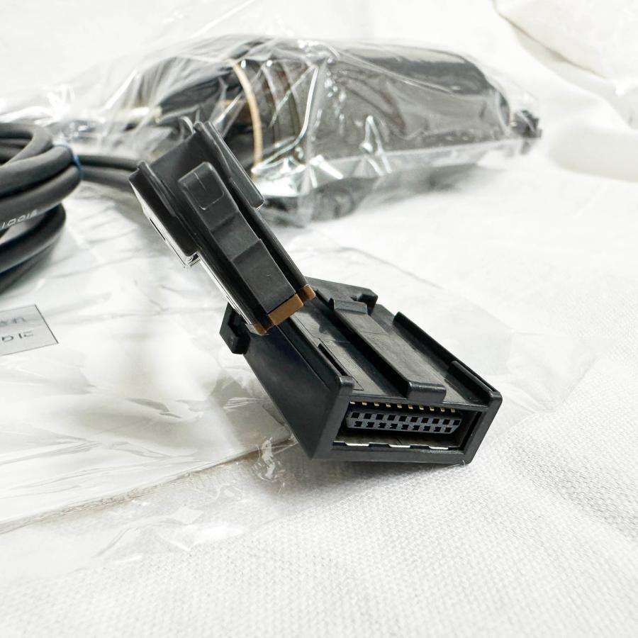 トヨタ 純正品 USB HDMI 入力端子 純正品番 08541-00540 純正 トヨタ 純正品 USB HDMI 入力端子 純正品番 08541-00540 純正