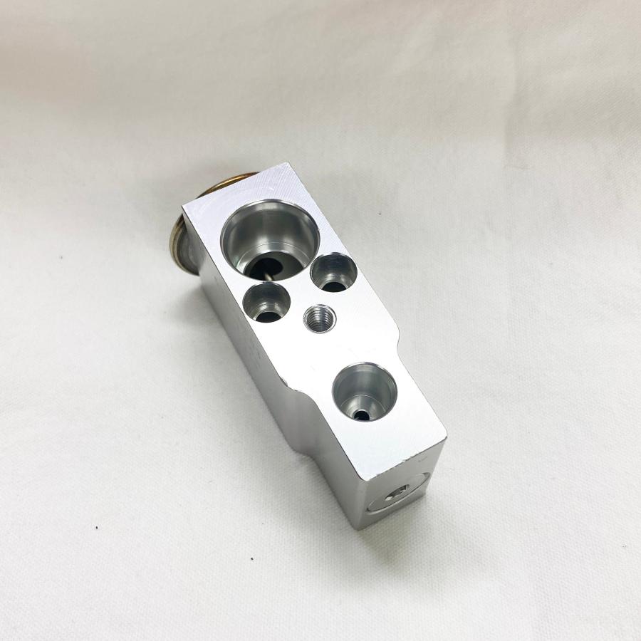 スバル　ＴＶ型　サンバー用　トージンテック製　電動アシストステップ スバル サンバー TV1 TV2 TT1 TT2 TW1 TW2 要問合せ エキパン