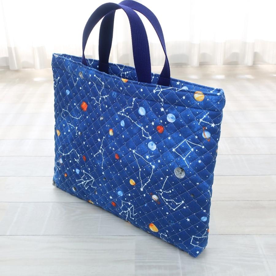 familiar みらい百貨店 バッグ　宇宙　レッスンバッグ　ネイビー レッスンバッグ 宇宙と星座 ネイビー キルティング 子供用 A4 B4