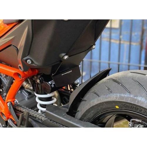 トップピース KTM 1290 SUPER DUKE R 2020- リアサス シールド 【PYRAMID