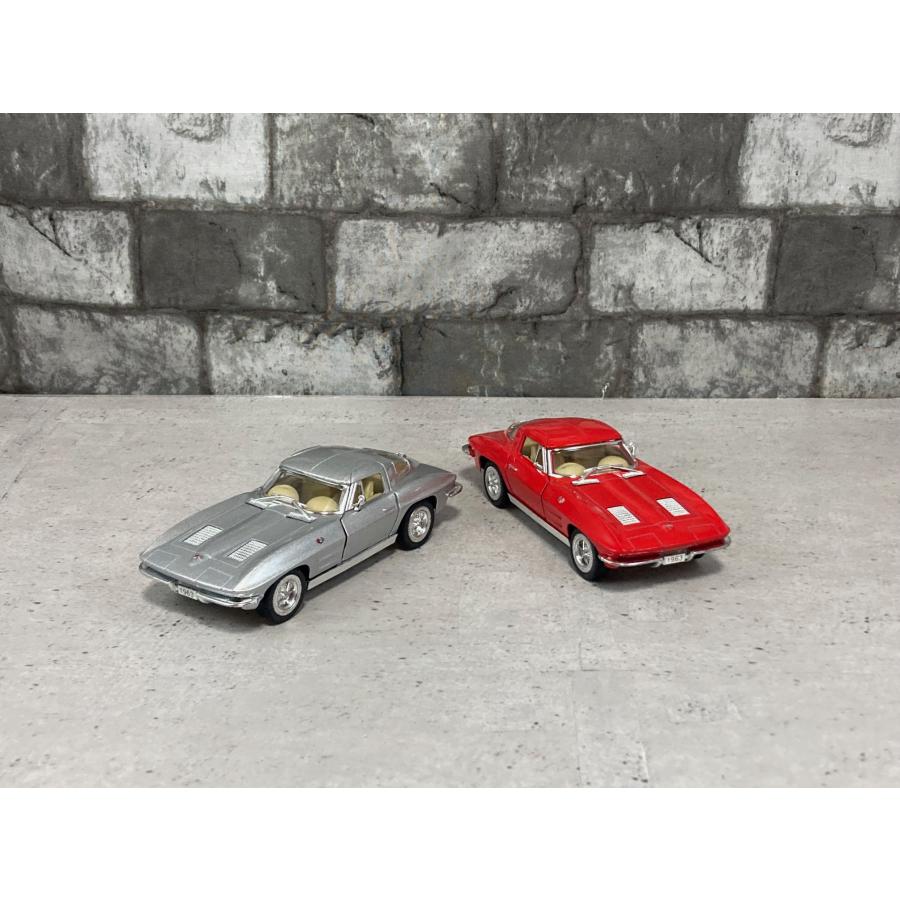 KinSMART 1963 コルベット スティングレイ Corvette Sting Ray