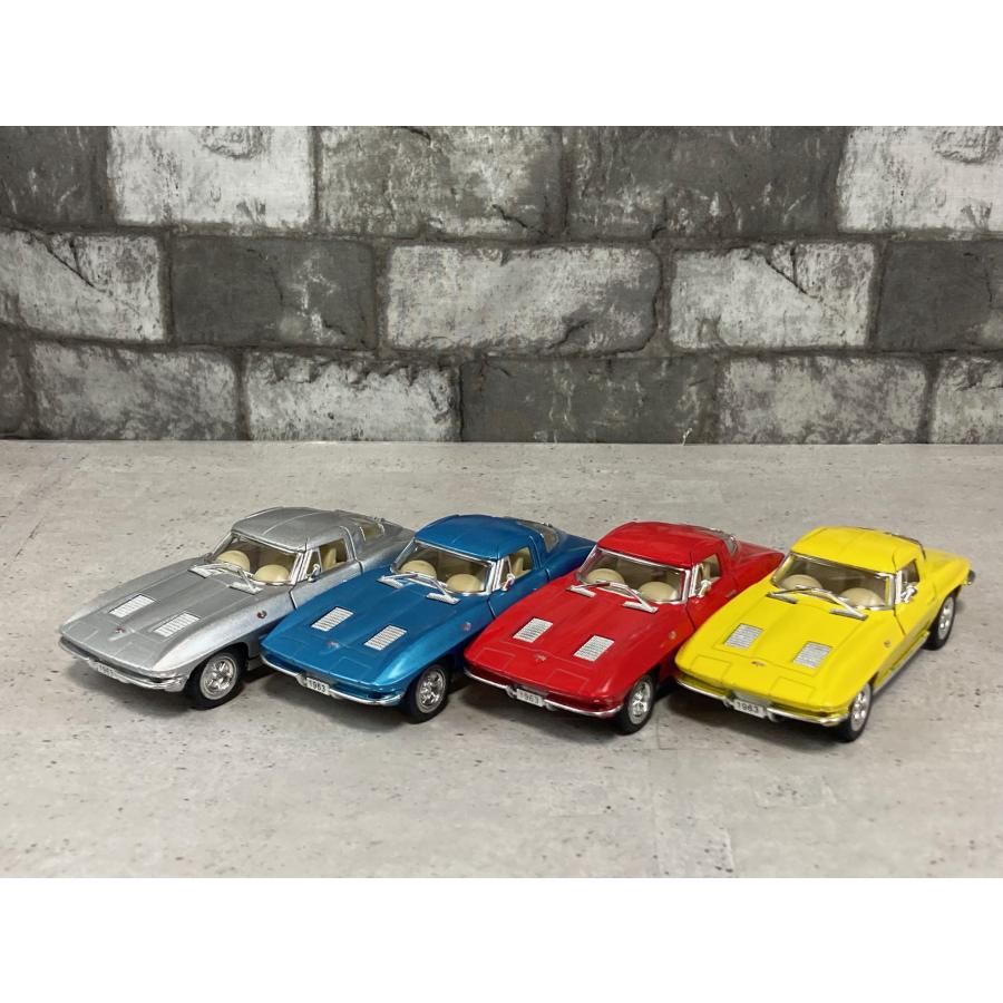KinSMART 1963 コルベット スティングレイ Corvette Sting Ray