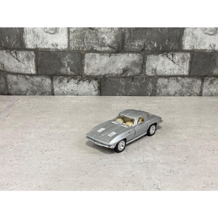 KinSMART 1963 コルベット スティングレイ Corvette Sting Ray