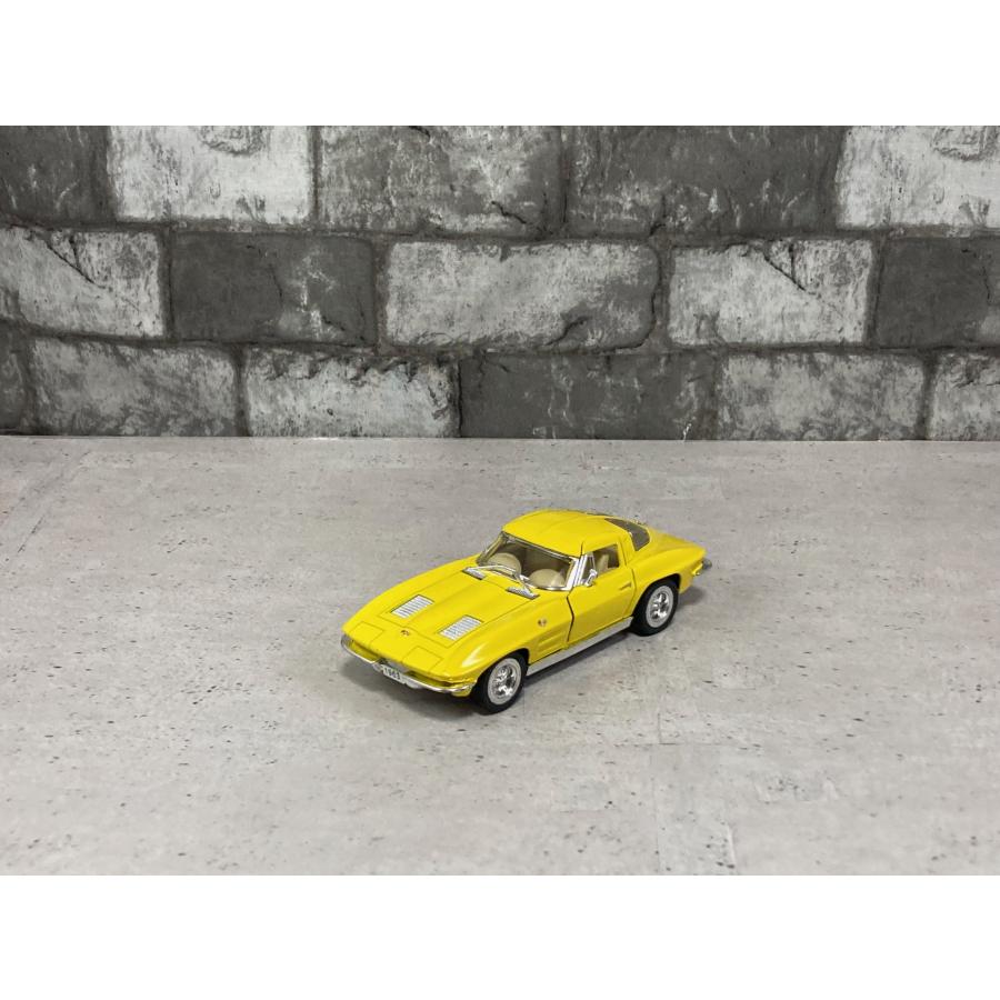 KinSMART 1963 コルベット スティングレイ Corvette Sting Ray
